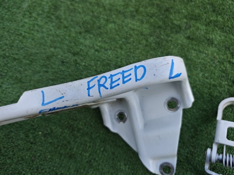 Ролик раздвижной двери левый Freed 2018 GB8 LEB-H1