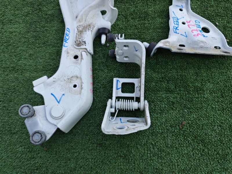 Ролик раздвижной двери левый Freed 2018 GB8 LEB-H1