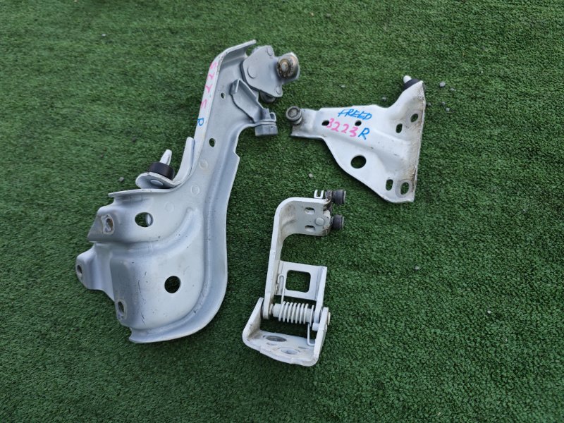 Ролик раздвижной двери правый Freed 2018 GB8 LEB-H1