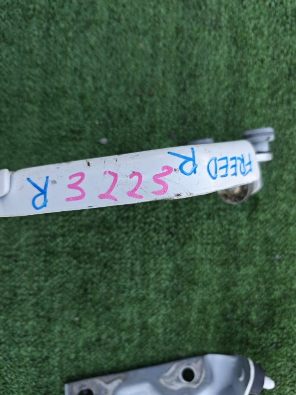 Ролик раздвижной двери правый Freed 2018 GB8 LEB-H1