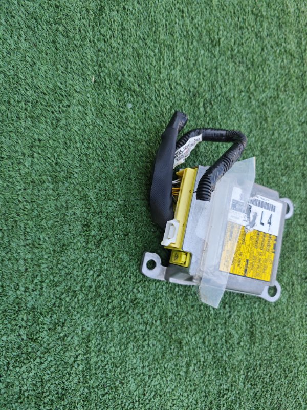 Блок управления airbag Sienta 2016 NSP170G 2NR-FKE