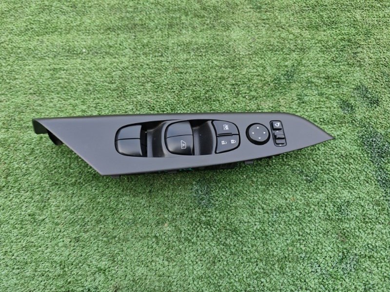 Блок управления стеклоподъемниками передний правый Serena 2017 GFC27 MR20