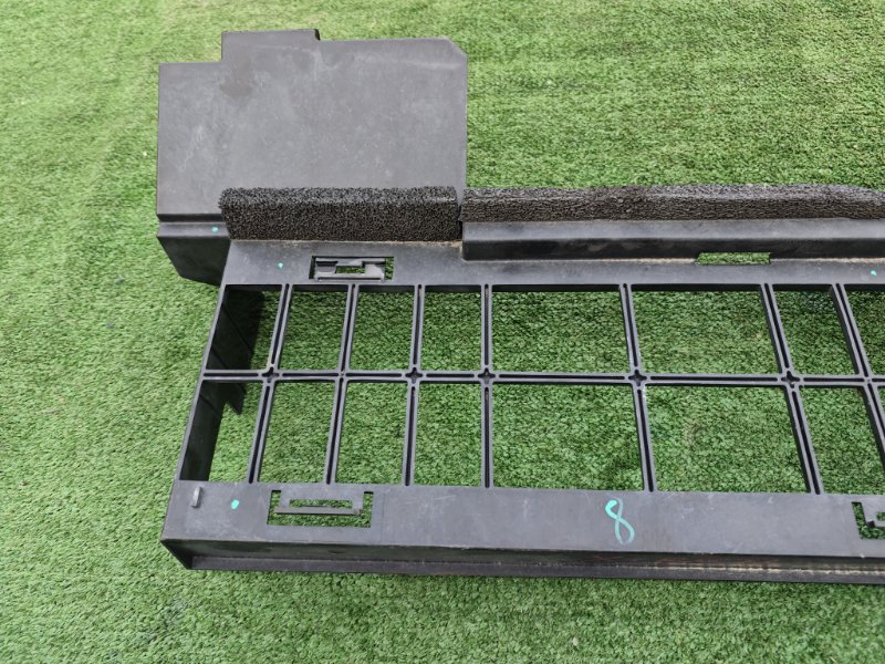 Пластик радиатора инвертора передний Xtrail HNT32 Пластик радиатора инвертора передний Xtrail HNT32