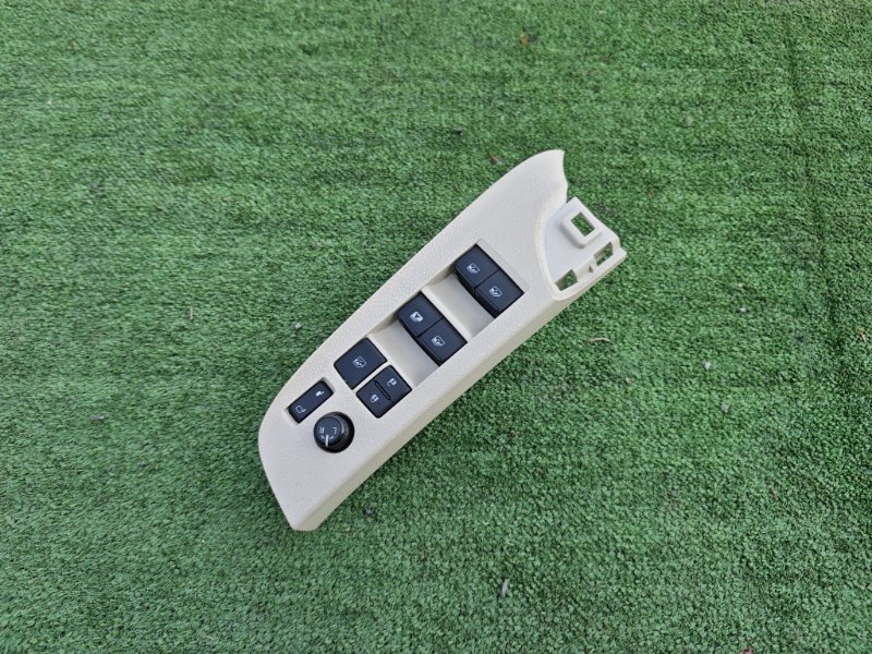 Блок управления стеклоподъемниками передний правый Toyota Sienta 2016 NSP170G 2NR-FKE контрактная