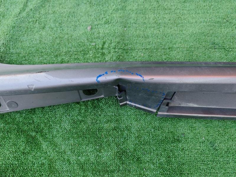 Накладка на порог правая Toyota Yaris MXPH10 M15A Накладка на порог правая Toyota Yaris MXPH10 M15A