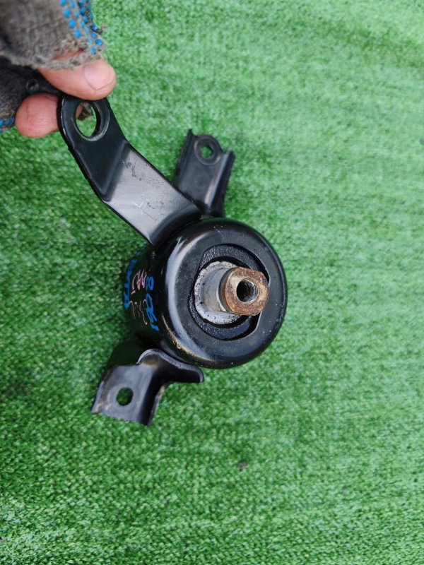 Подушка двигателя правая Sienta 2016 NSP170G 2NR-FKE Подушка двигателя правая Sienta 2016 NSP170G 2NR-FKE