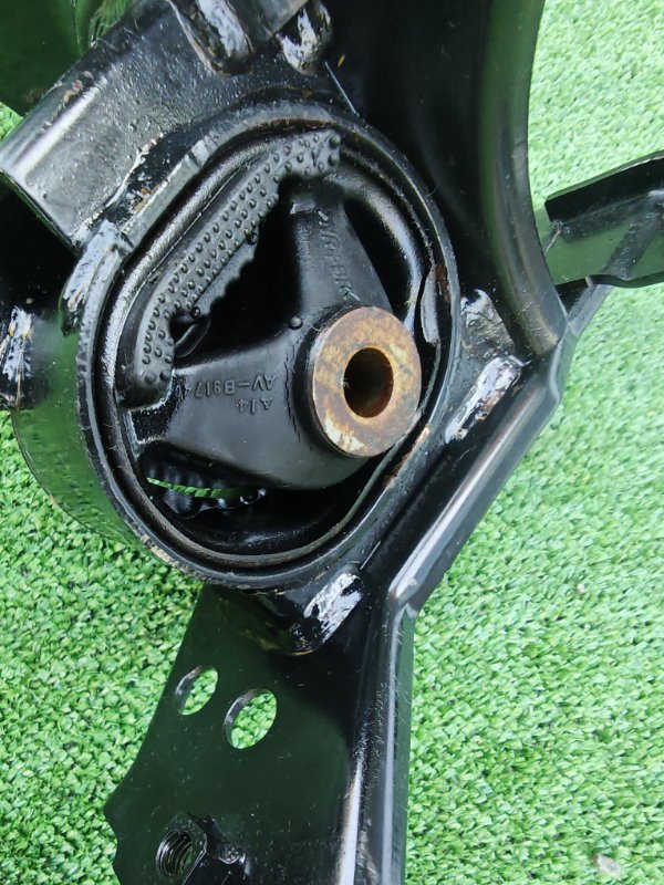 Подушка двигателя левая Sienta 2016 NSP170G 2NR-FKE