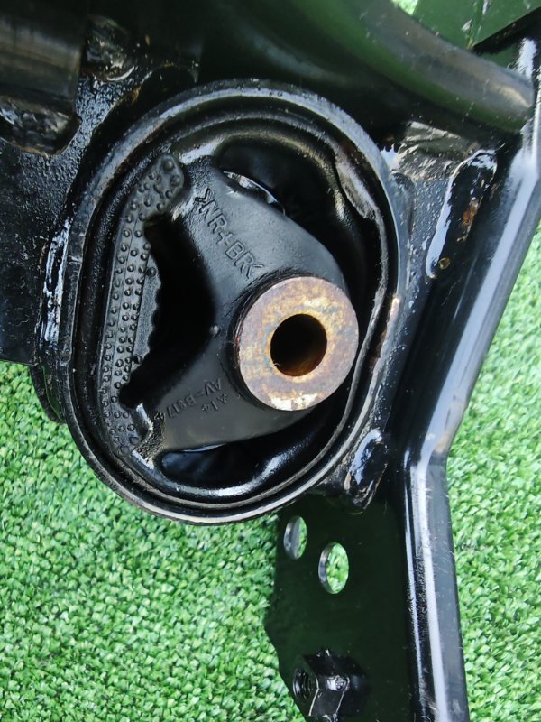 Подушка двигателя левая Sienta 2016 NSP170G 2NR-FKE