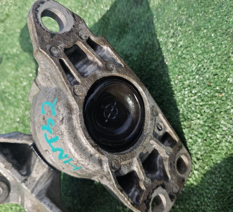 Подушка двигателя передняя правая Xtrail HNT32