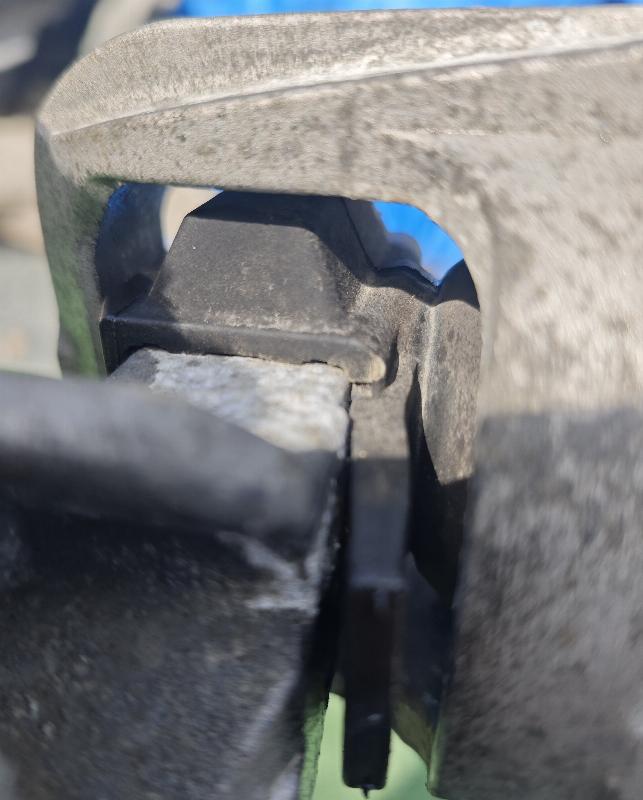 Подушка двигателя передняя правая Xtrail HNT32