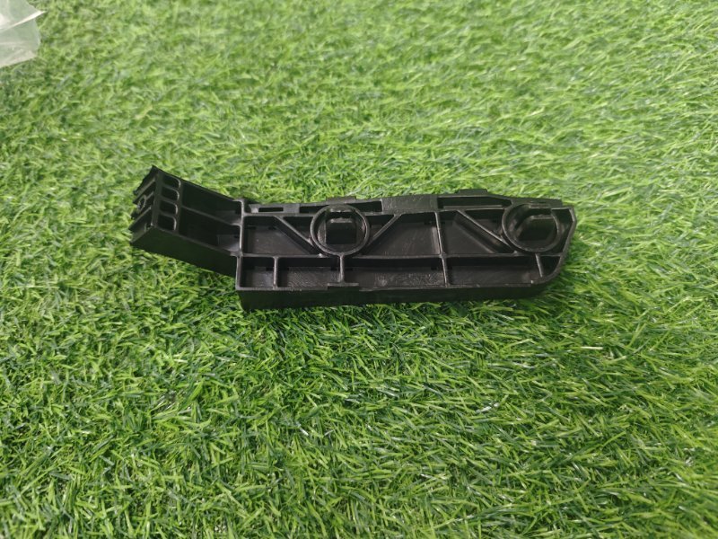 Крепление бампера переднее левое CR-V 2008-2011