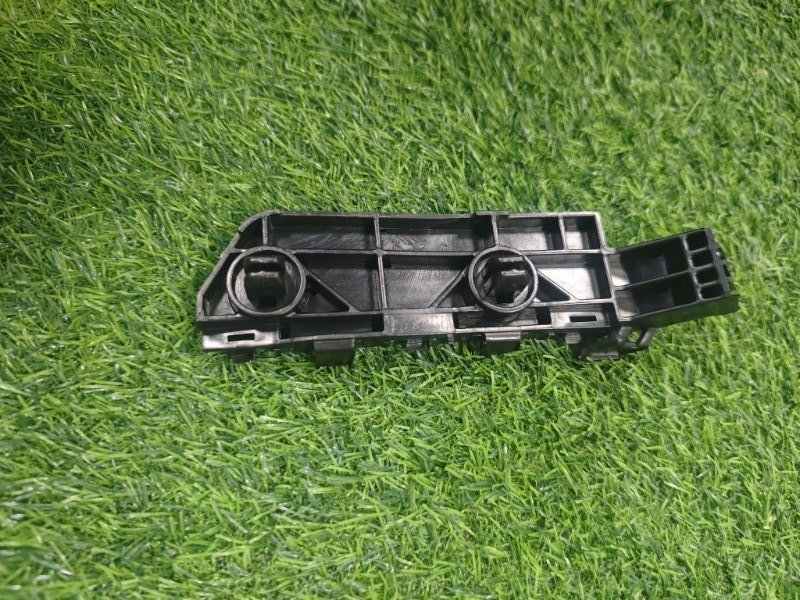 Крепление бампера переднее левое CR-V 2008-2011