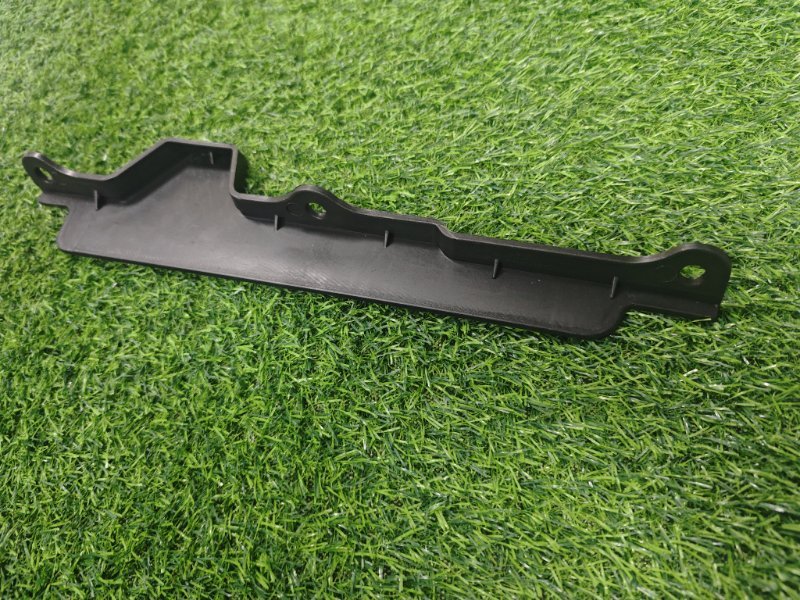 Брызговик передний левый Camry 2018-2022