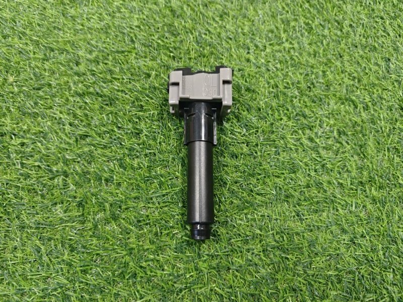 Форсунка омывателя фар передняя левая Land Cruiser 2015-2021 Форсунка омывателя фар передняя левая Land Cruiser 2015-2021