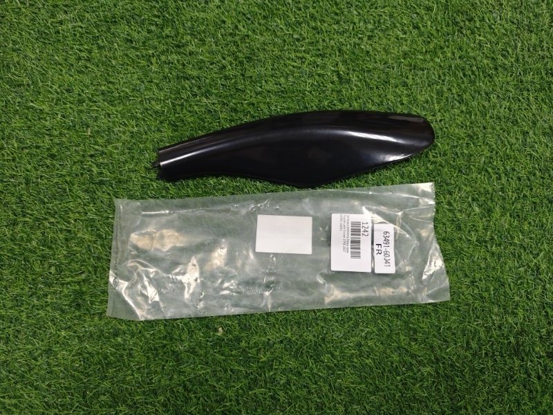 Заглушка рейлинга передняя правая Toyota Land Cruiser 1998-2007 63491-60041 новая