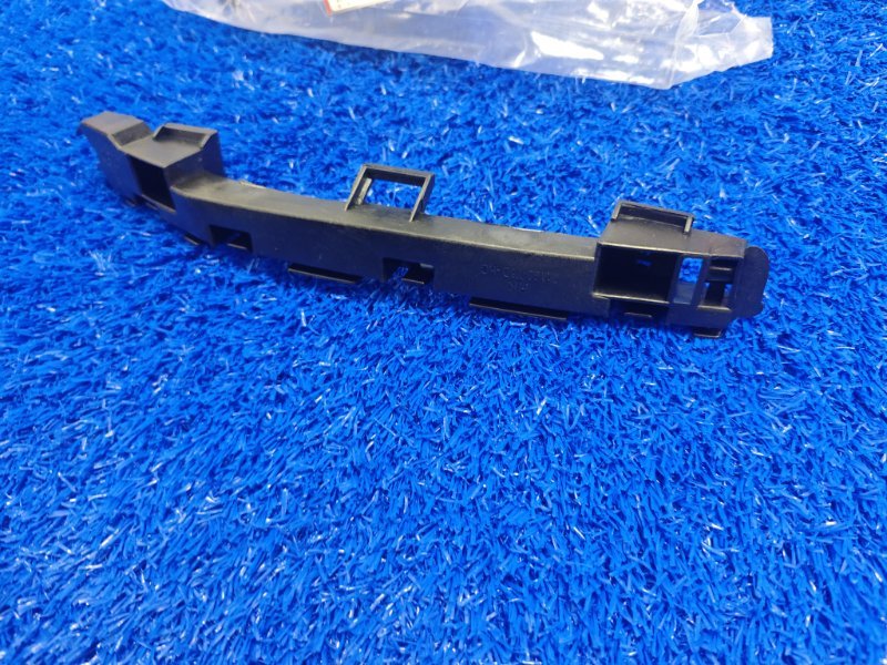 Крепление бампера переднее правое Honda Odyssey