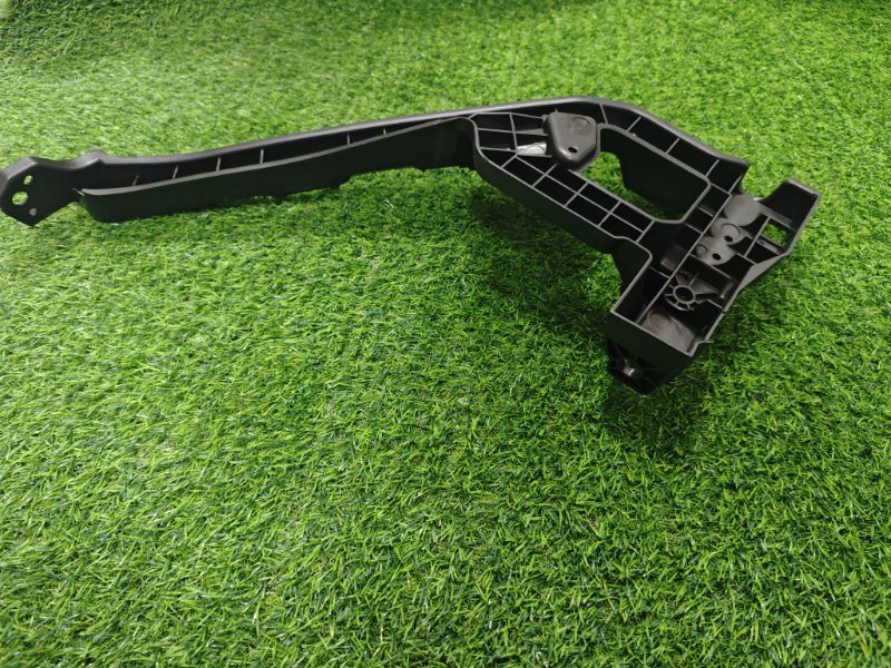 Планка под фару передняя правая Vezel 2018-2022