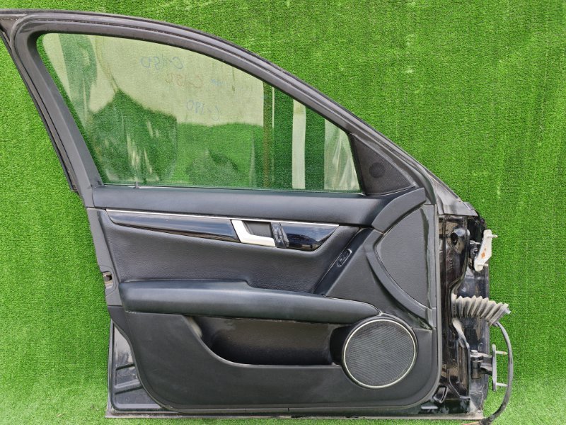 Дверь передняя левая C-class W204