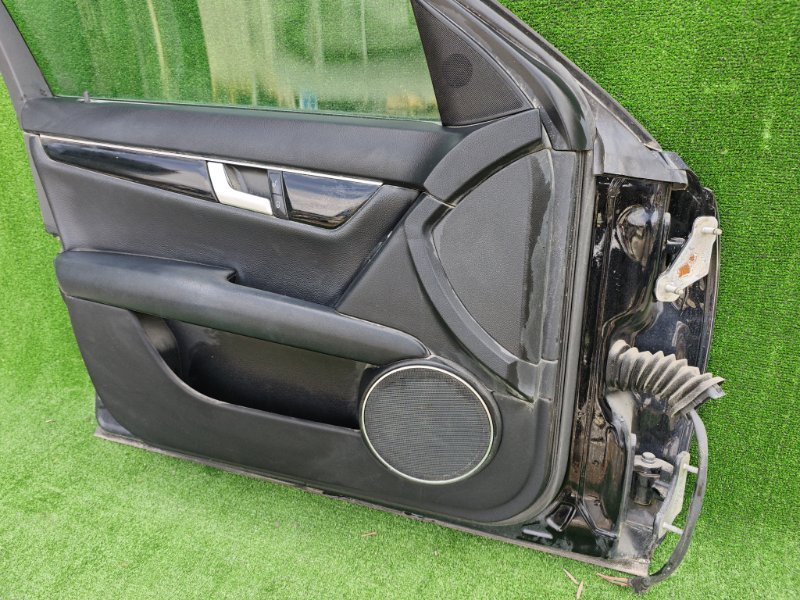 Дверь передняя левая C-class W204