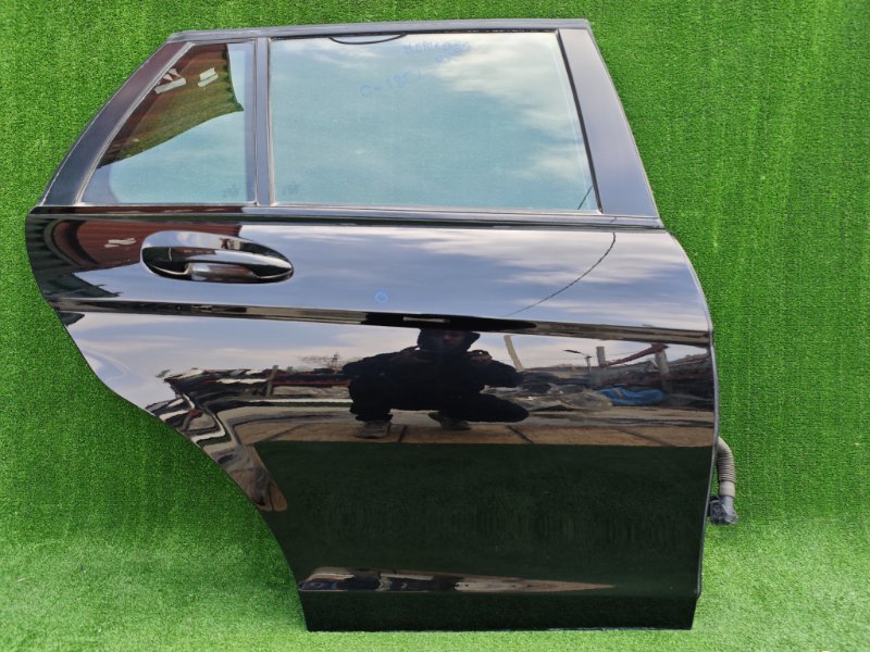 Дверь задняя правая C-class W204