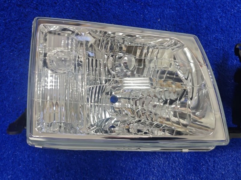 Фары пара передние Land Cruiser 1998-2005 Фары пара передние Land Cruiser 1998-2005