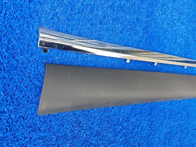 Молдинг двери передний правый RX 2009-2014