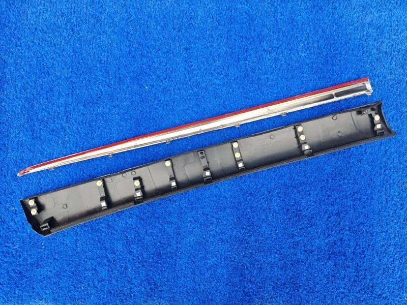 Молдинг двери передний правый RX 2009-2014