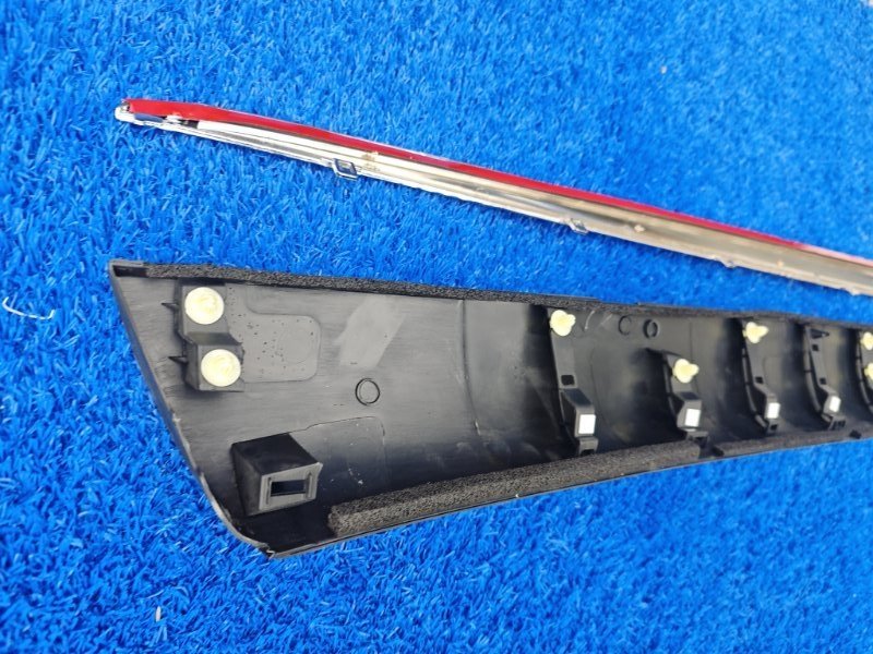 Молдинг двери передний правый RX 2009-2014