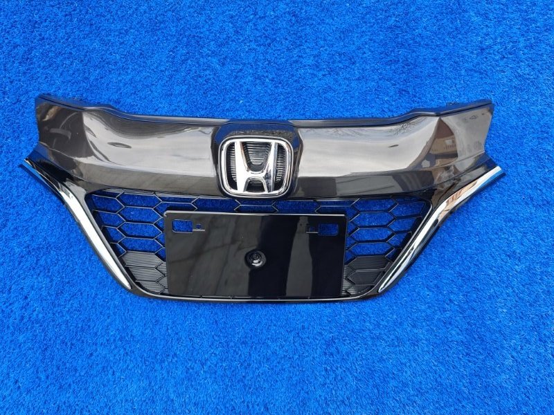 Решетка радиатора передняя Honda Vezel 2014-2018 новая