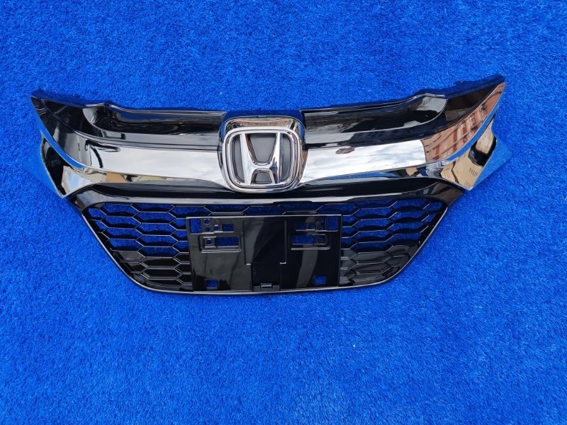 Решетка радиатора Honda Vezel 2014-2018 новая