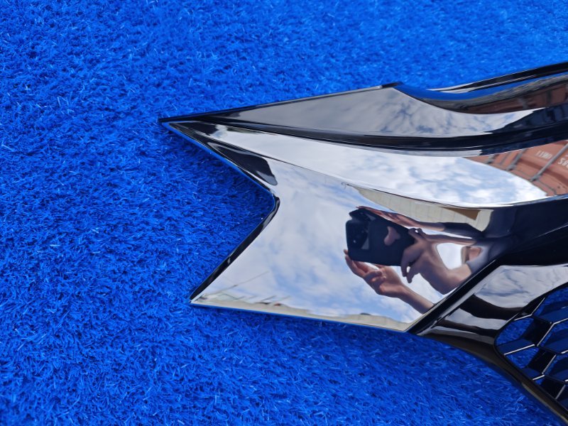 Решетка радиатора Honda Vezel