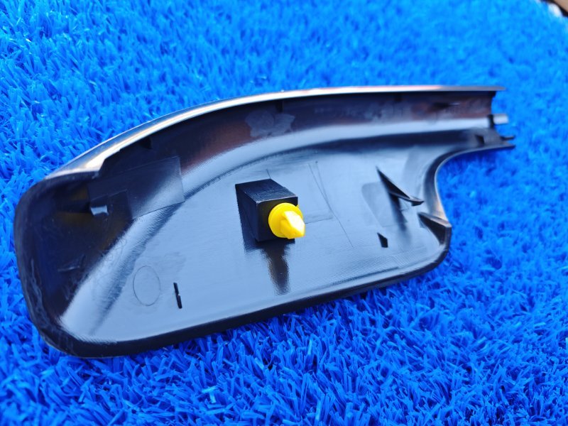 Заглушка рейлинга задняя правая Land Cruiser 1998-2007 Заглушка рейлинга задняя правая Land Cruiser 1998-2007