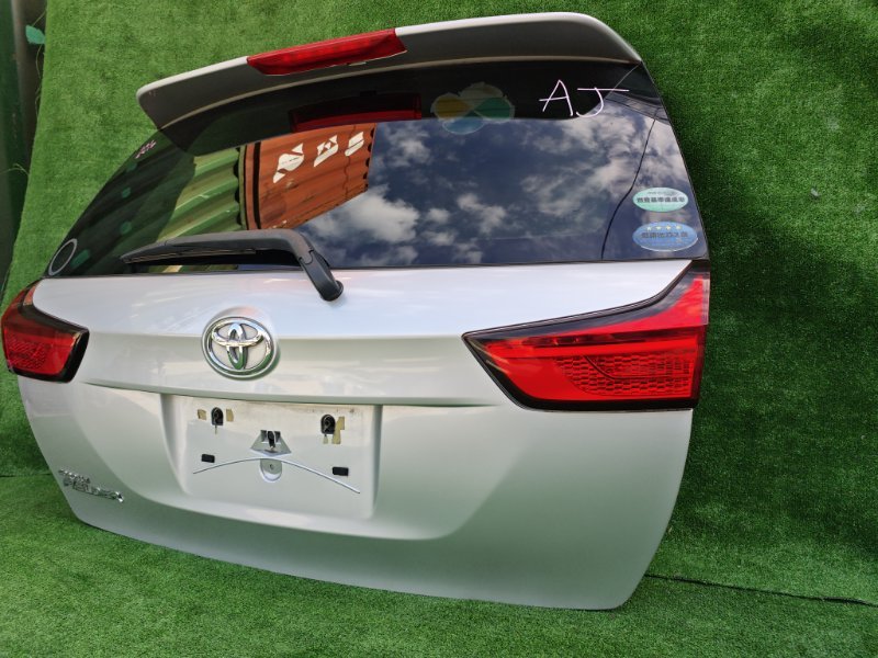 Дверь 5 задняя Toyota Corolla Fielder NRE161G 2NR
