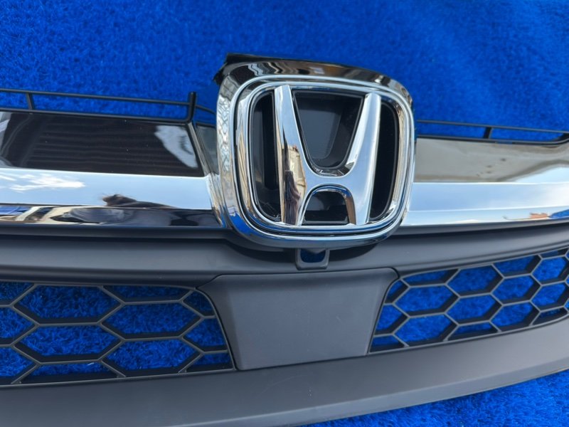 Решетка радиатора передняя CR-V 2017-2019