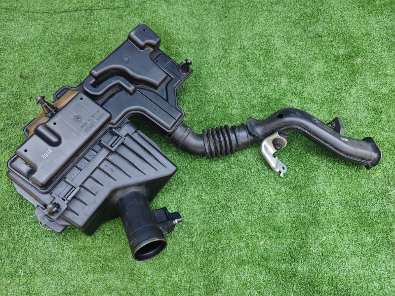 Корпус воздушного фильтра Nissan Note SNE12 EM57N2 HR12DE