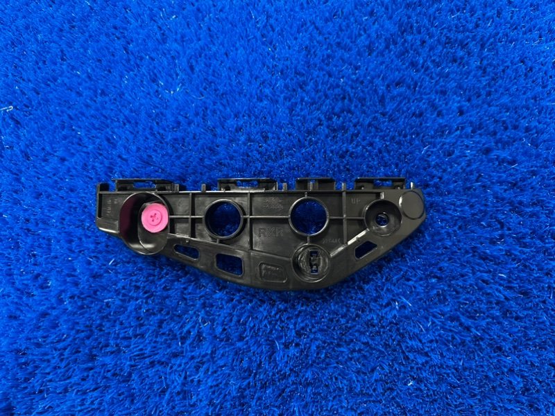 Крепление бампера переднее правое Lexus RX350 2012-2014 52535-48030 новая