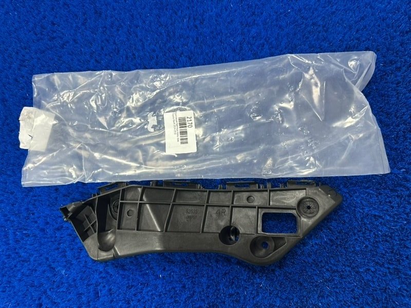 Крепление бампера переднее правое Toyota Rav4 2014-2018 52535-0r040 новая