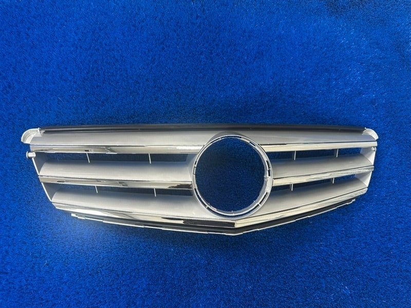 Решетка радиатора C-class