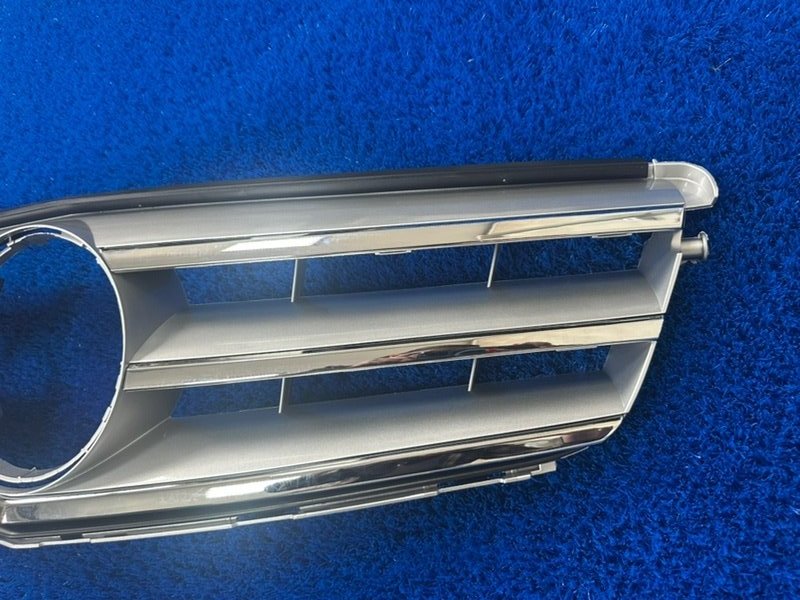 Решетка радиатора C-class