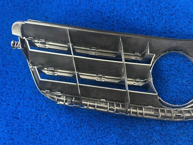 Решетка радиатора C-class