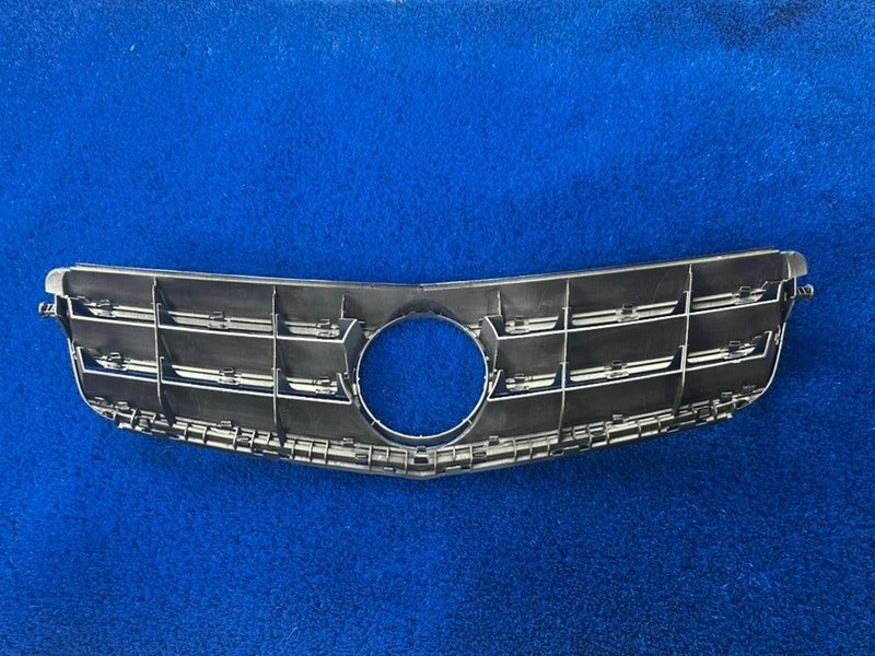 Решетка радиатора C-class