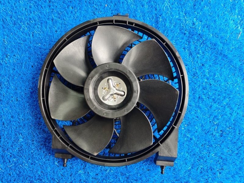 Вентилятор радиатора кондиционера Lexus LX570 2007-2012 88590-60080 новая
