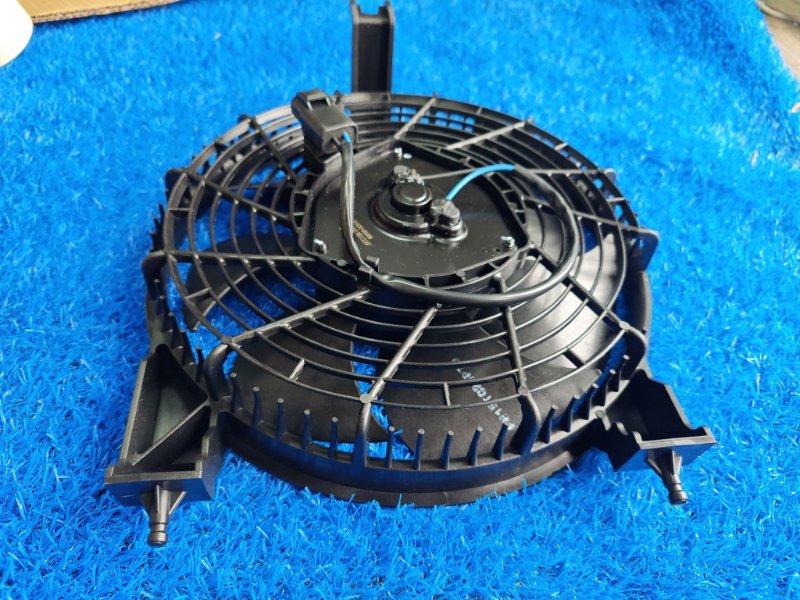 Вентилятор радиатора кондиционера LX570 2007-2012