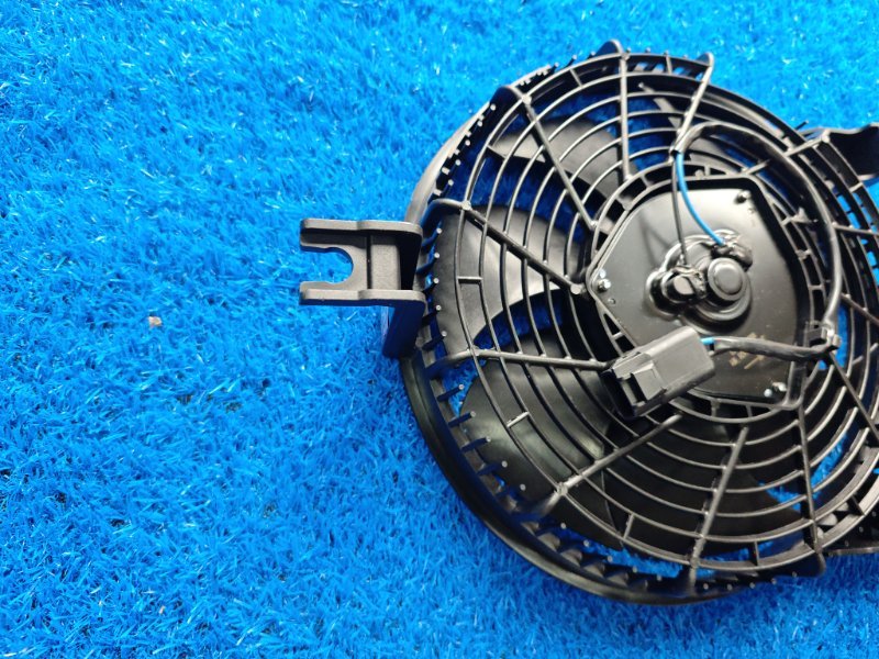 Вентилятор радиатора кондиционера LX570 2007-2012