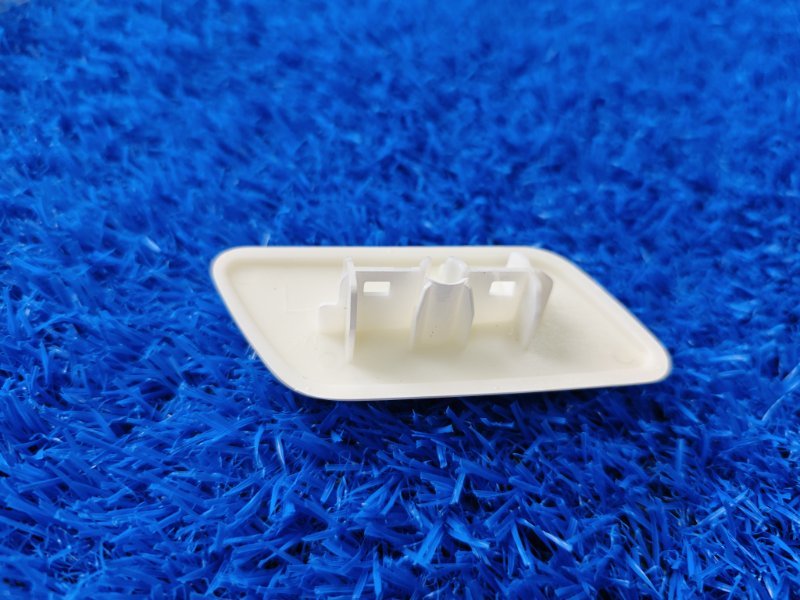 Крышка форсунки омывателя фар передняя левая Land Cruiser 2012-2015 Крышка форсунки омывателя фар передняя левая Land Cruiser 2012-2015