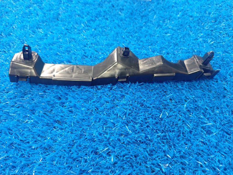 Крепление бампера переднее правое RX300