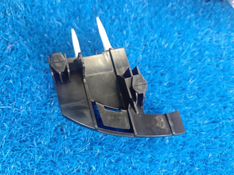 Крепление бампера заднее левое Land Cruiser 2008-2021