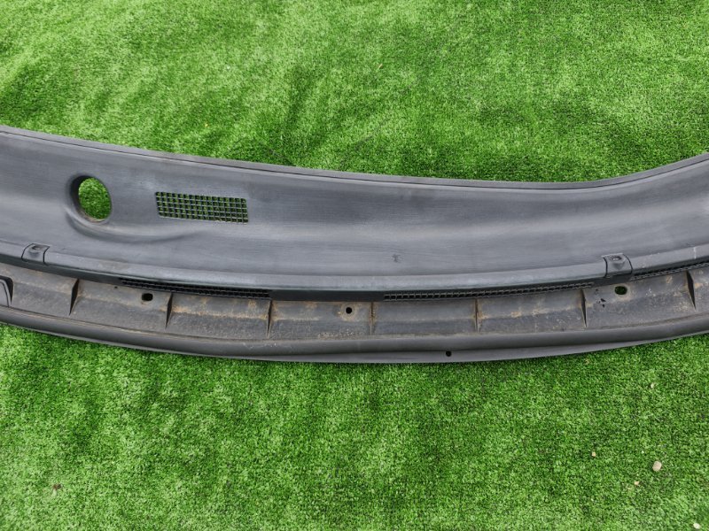 Жабо Nissan Note E12 HR12 Жабо Nissan Note E12 HR12