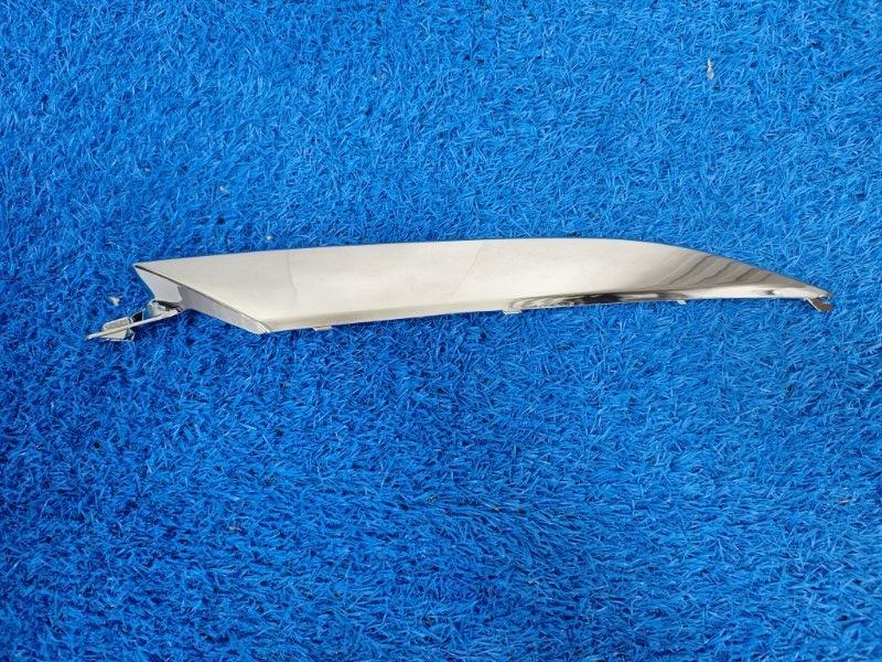 Накладка на фару передняя правая Honda Vezel 2018-2022 RU новая