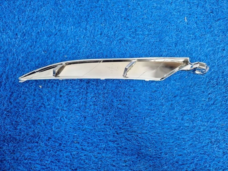 Накладка на фару передняя правая Vezel 2018-2022 RU